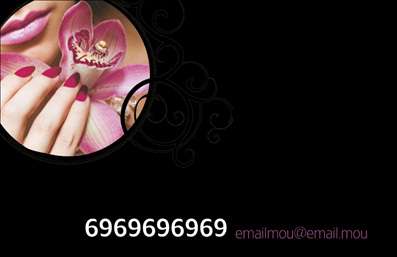 Επαγγελματική κάρτα για μανικιούρ, μακιγιάζ και αισθητική. Αυτή η μοναδική κάρτα έχει σχεδιαστεί με ιδιαίτερη προσοχή στην αισθητική, προβάλλοντας άμεσα την ειδικότητα σας. Τα χρώματα, που κυμαίνονται από ροζ και χρυσό μέχρι λευκό, προσδίδουν μία αίσθηση κομψότητας και φρεσκάδας, ιδανική για επαγγελματίες που δραστηριοποιούνται στον τομέα της ομορφιάς.  Η διάταξη είναι λειτουργική και καλαίσθητη, με μια γραμματοσειρά που συνδυάζει σαφήνεια και στυλ, ώστε ο χρήστης να μπορεί εύκολα να διαβάσει τις απαραίτητες πληροφορίες. Τα background στοιχεία που έχουν προστεθεί, όπως διακριτικά σχέδια και υφές, ενισχύουν την συνολική αίσθηση του επαγγελματισμού.  Το σχέδιο της κάρτας αντανακλά την αξιοπιστία και την φινέτσα του επαγγέλματος του μανικιούρ και μακιγιάζ, προσφέροντας μία ισχυρή πρώτη εντύπωση στους πελάτες σας.Παράλληλα, η προσαρμοστικότητα της κάρτας επιτρέπει την προσθήκη στοιχείων όπως το όνομά σας, το τηλέφωνο και το λογότυπό σας, δίνοντας έτσι προσωπικότητα στην επαγγελματική κάρτα σας.  Δημιουργώντας μία δυνατή και εντυπωσιακή παρουσία για τις υπηρεσίες σας, αυτή η κάρτα θα κρατήσει τη θέση σας στο μυαλό των πελατών. Οι εκτυπώσεις αυτής της επαγγελματικής κάρτας είναι έτοιμες να σας βοηθήσουν να ξεχωρίσετε και να αφήσετε θετική εντύπωση.  Μπορείτε να κάνετε όποιες αλλαγές θέλετε μέσω του online σχεδιαστικού εργαλείου.